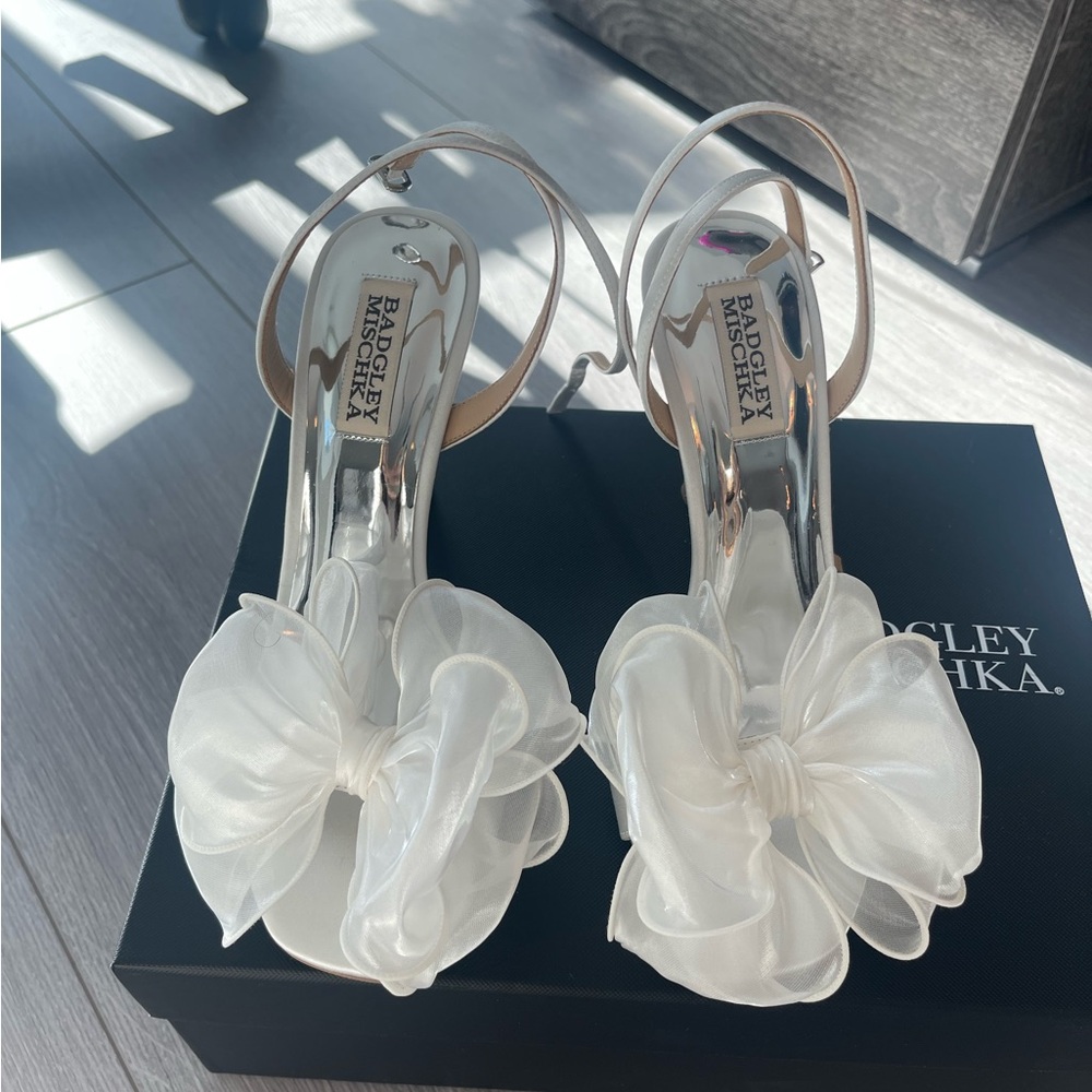 Badgley Mischka bridal bow heels